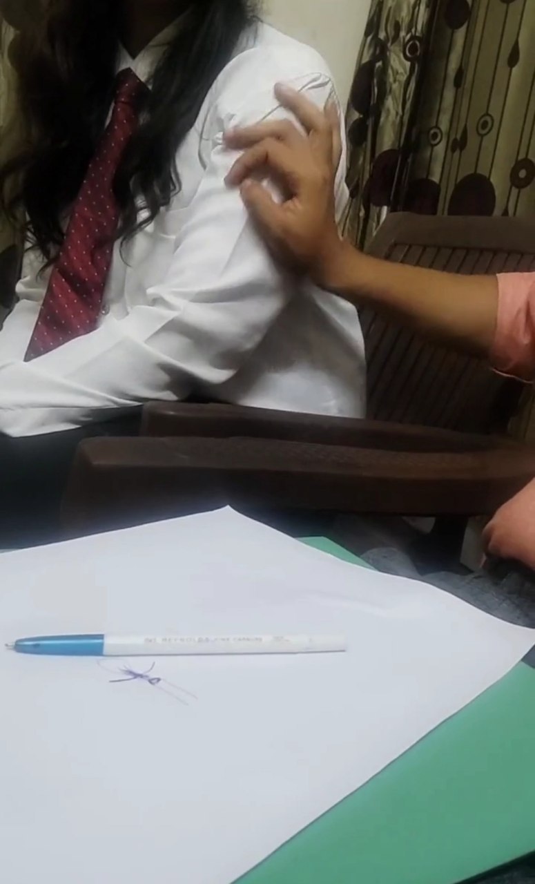 Sneha with Teacher _MdiskVideo_164ba34815d924.jpg